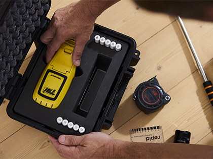 An inspector arranging their Termatrac Radar kit.